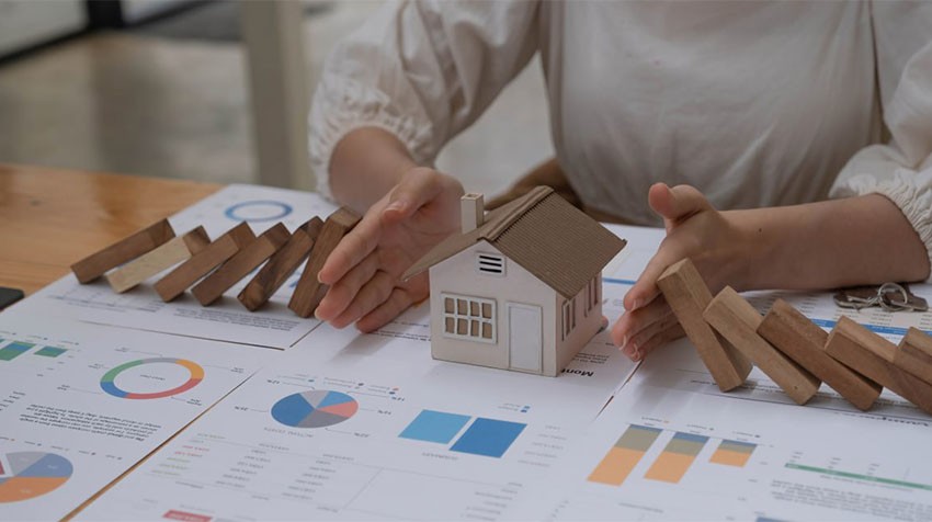 Where Should I Invest: Real Estate or Stock?